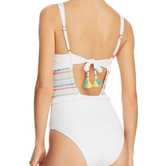 ✨🆕✨ ☀️ 🌊 Isabelle Rose White One Piece Swimsuit 🩱with Accent Crochet 🍭 ✨ - Picture 5 of 14